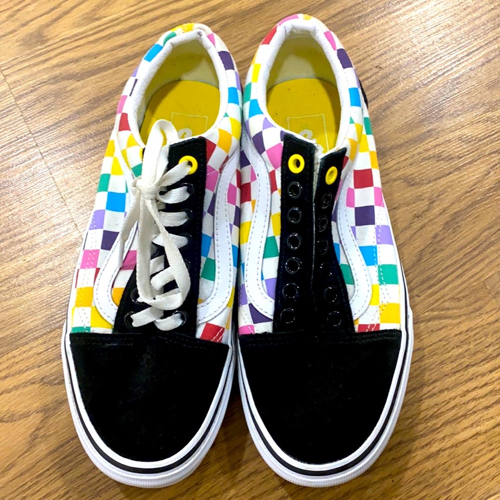 Vans sneakers rainbow checkered multicolor.